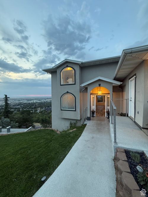 585 Marialana Way, North Salt Lake, UT, 84054-1524 | Card Image