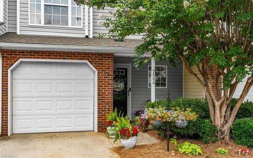 5602 Harbor House Dr, Greensboro, NC, 27410-1948 | Card Image
