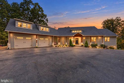 495 Mountain Brook Ln, Bentonville, VA, 22610-2376 | Card Image