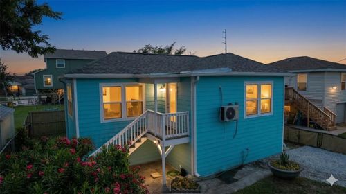 2023 1/2 Hollywood Ave, Galveston, TX, 77551-1440 | Card Image