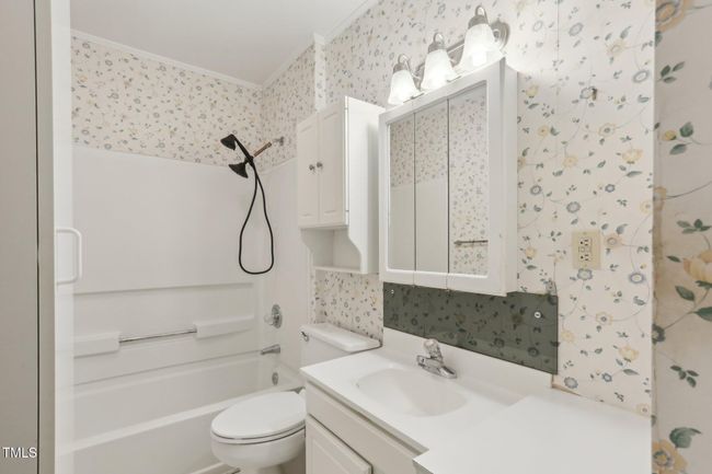 37-web-or-mls-Rogers Rd-037 | Image 51