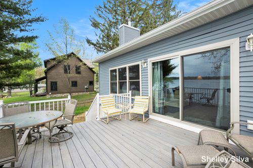 2496 Wolf Lake Dr, Baldwin, MI, 49304-8698 | Card Image