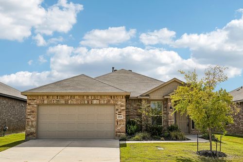 1915 Seminole Dr, Cleburne, TX, 76033-4250 | Card Image