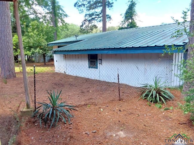 296 Crestwood Dr, House other with 2 bedrooms, 2 bathrooms and null parking in Avinger TX | Image 22