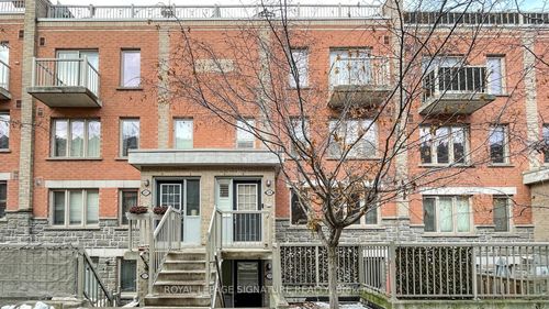 226-25 Turntable Cres, Toronto, ON, M6H4K8 | Card Image