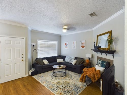 apt-104-915 W 23rd St, Austin, TX, 78705-5043 | Card Image