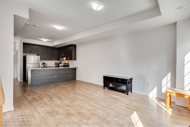 100 - 2674 Magdalen Path, Condo with 4 bedrooms, 3 bathrooms and 1 parking in Oshawa ON | Image 4