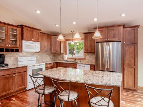 9385 Jasmine Ave S, Cottage Grove, MN, 55016-4091 | Card Image