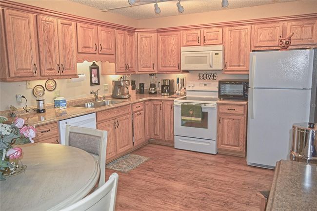 2725 14 Th Ct, Townhouse with 2 bedrooms, 3 bathrooms and null parking in PALM HARBOR FL | Image 9