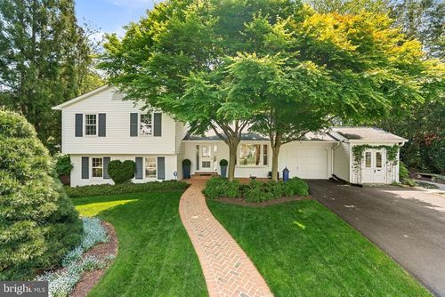 8527 Pappas Way, ANNANDALE, VA, 22003-4434 | Card Image