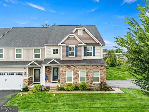 718 Cascade Way, KENNETT SQUARE, PA, 19348-2764 | Card Image