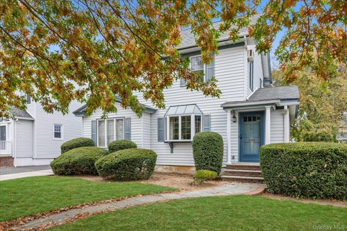 11 Westminster Rd, Rockville Centre, NY, 11570-2029 | Card Image