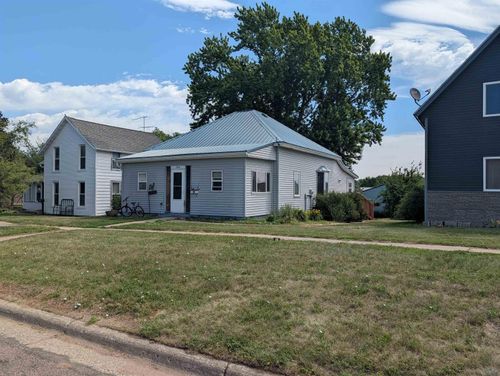 704 Avenue H, Hawarden, IA, 51023-2243 | Card Image