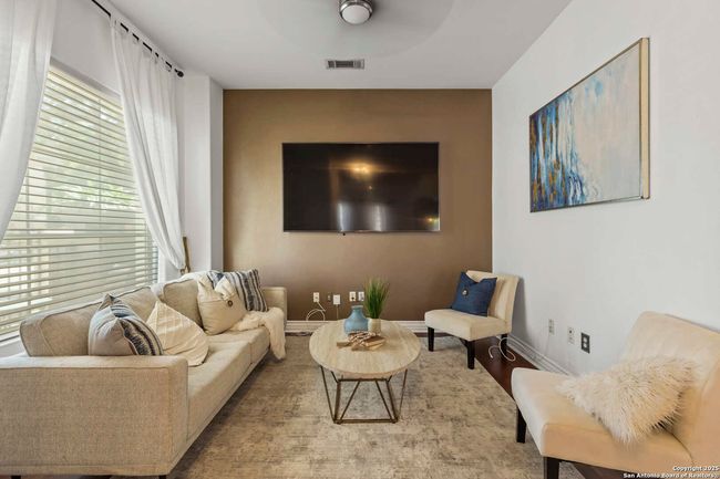 APT-109 - 215 Center, Condo with 2 bedrooms, 3 bathrooms and null parking in San Antonio TX | Image 13