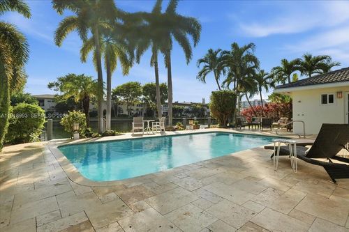 2662 Ne 3rd St, Pompano Beach, FL, 33062-4915 | Card Image