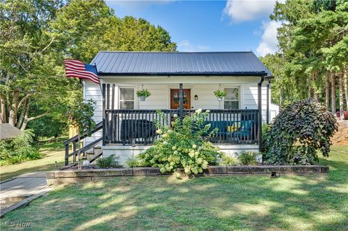 315 Walnut St, Washingtonville, OH, 44490-9738 | Card Image