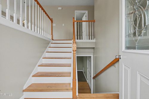 399 Hillcrest Dr, Greeneville, TN, 37745-4152 | Card Image