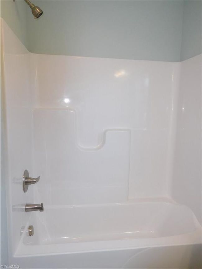 Hall Bathroom. | Image 25
