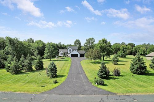 774 Oriole Ln, Hudson, WI, 54016-7675 | Card Image