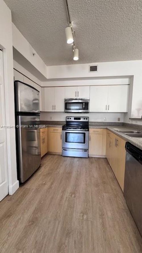 apt-106-7930 N Nob Hill Rd, Tamarac, FL, 33321-7416 | Card Image