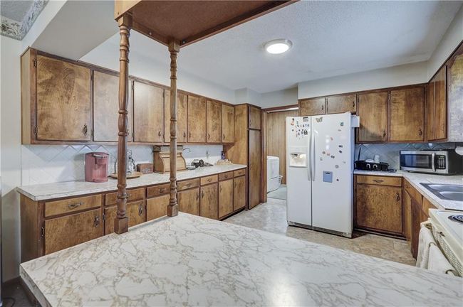 908 E 11 Th St, House other with 3 bedrooms, 2 bathrooms and null parking in Pittsburg KS | Image 9