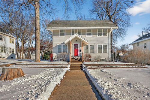 1916 Rainbow Dr, Cedar Falls, IA, 50613-4570 | Card Image