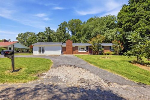 172 Chauncey Dr, Millers Creek, NC, 28651-9771 | Card Image