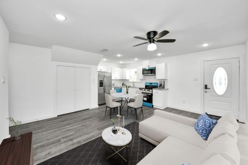 b-2310 Wavell St, Houston, TX, 77088-4630 | Card Image