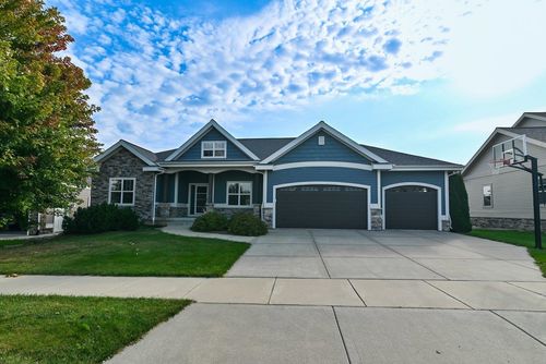 824 Richard Way, WAUNAKEE, WI, 53597-9293 | Card Image