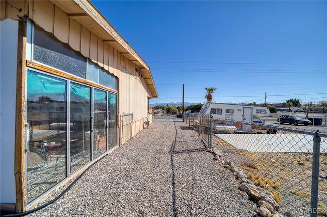 Side of Structure | Image 39