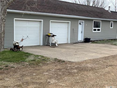 9 2nd Street E, Willow Bunch, SK, S0H4K0 | Card Image