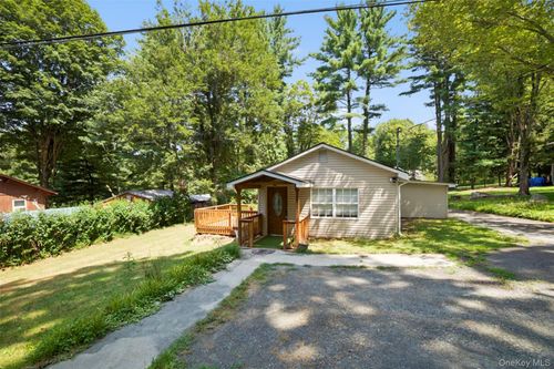 6 Farmingdale Ln, Bloomingburg, NY, 12721-2927 | Card Image