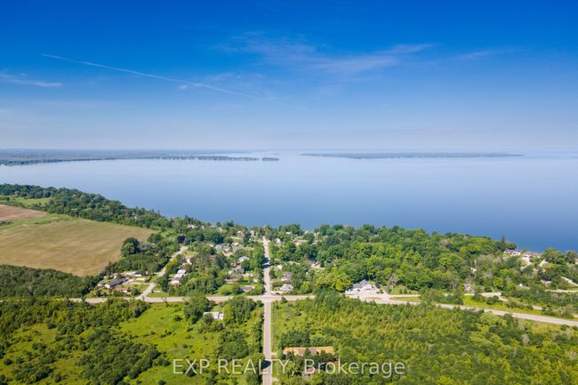 B393 Thorah Concession Rd 2, House other with 2 bedrooms, 1 bathrooms and 8 parking in Brock ON | Image 4