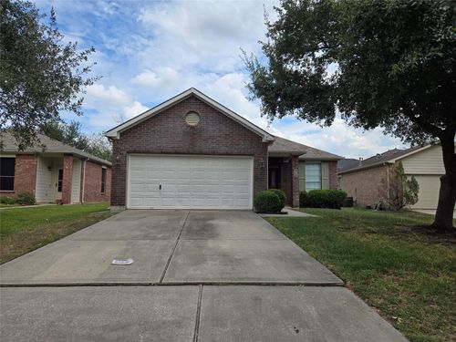 915 Saginaw Dr, Houston, TX, 77076 | Card Image