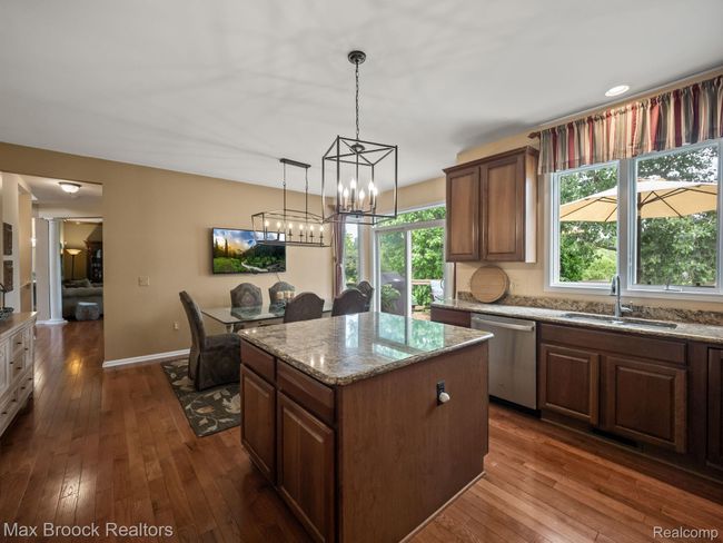 15-web-or-mls-P2277439.jpg | Image 14