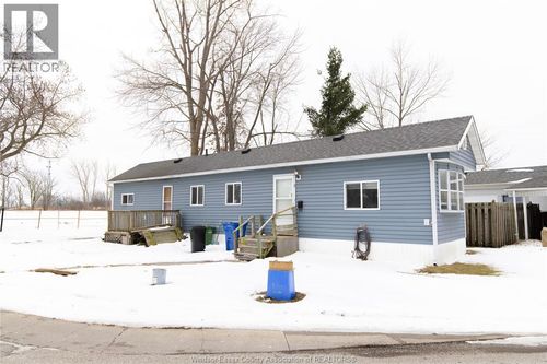 3 Oak Crt, Mcgregor, ON, N0R1J0 | Card Image