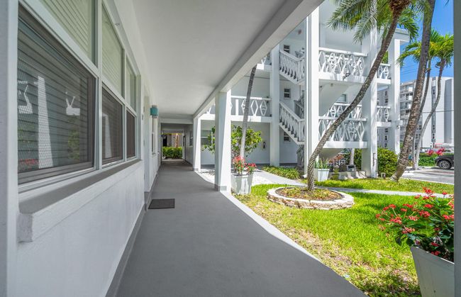 APT-107 - 419 Golden Isles Dr, Condo with 1 bedrooms, 1 bathrooms and null parking in Hallandale Beach FL | Image 7