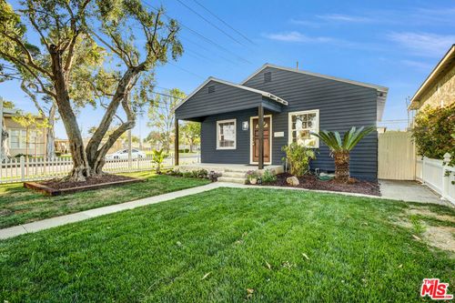 3305 Brayton Ave, Signal Hill, CA, 90755-4806 | Card Image