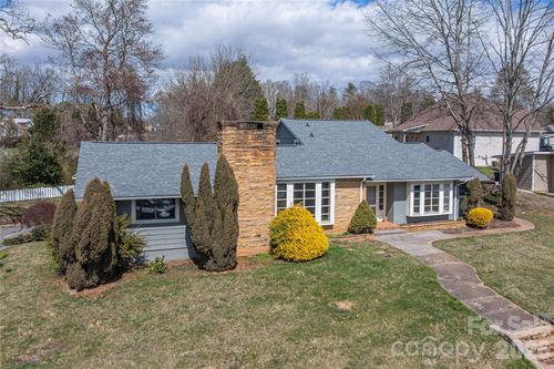 1159 N Main St, Waynesville, NC, 28786-3593 | Card Image