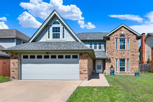 2828 Linden Ln, Grand Prairie, TX, 75052-4220 | Card Image