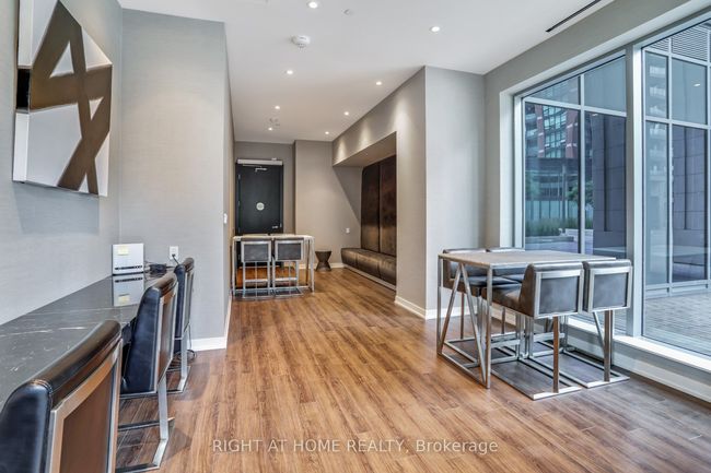 402 - 31 Tippett Rd, Condo with 4 bedrooms, 2 bathrooms and 1 parking in Toronto ON | Image 35