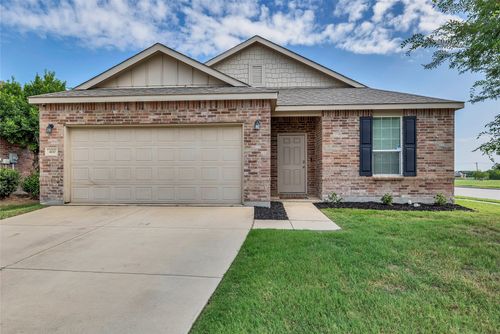400 Sandy Creek Drive, Fort Worth, TX, 76131 | Card Image