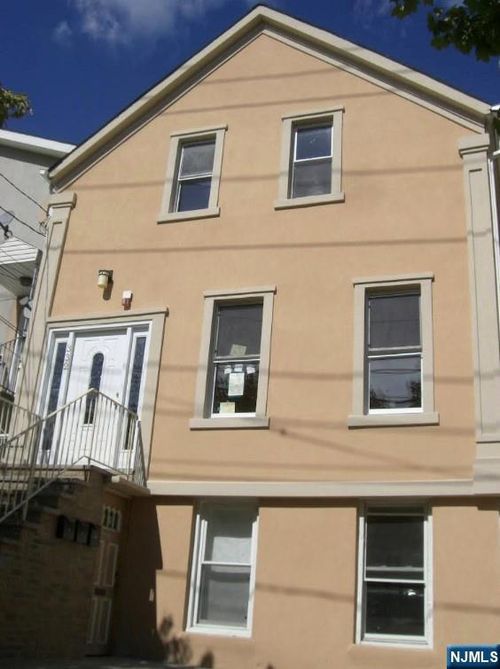 332 70th Street, Guttenberg, NJ, 07093 | Card Image