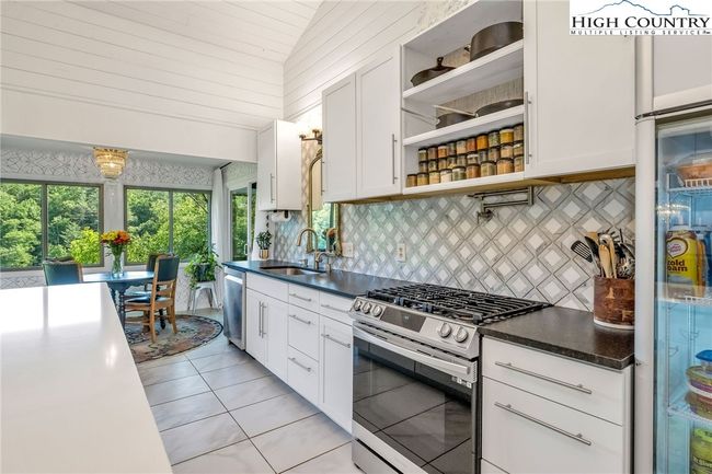 C - 3369 Cox Rd, House other with 2 bedrooms, 3 bathrooms and null parking in West Jefferson NC | Image 14