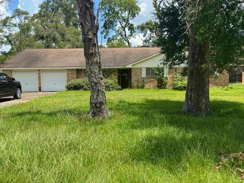 7570 Forest Park Dr, Beaumont, TX, 77707-1624 | Card Image