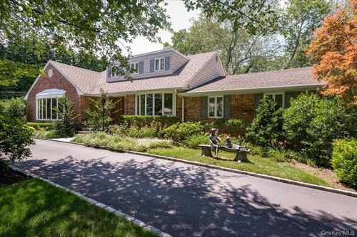 14 Pine Dr, Oyster Bay, NY, 11771-3611 | Card Image