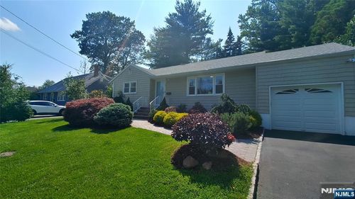 207 Morris St, Oradell, NJ, 07649-2432 | Card Image