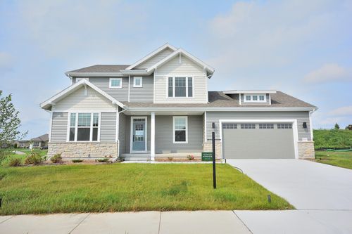 637 Standing Stone Dr, Waukesha, WI, 53189-5660 | Card Image