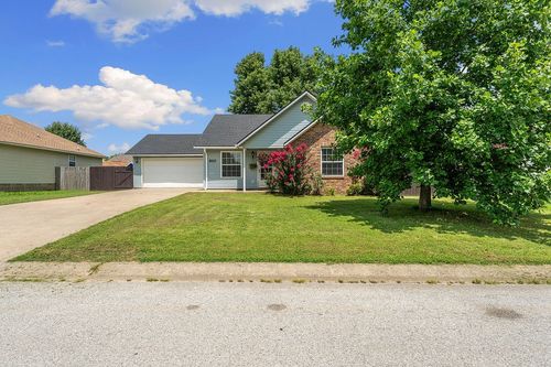 610 Charlotte St, Gravette, AR, 72736-9368 | Card Image
