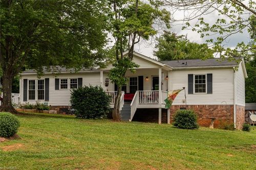 1030 Cliff View Dr, King, NC, 27021-7540 | Card Image